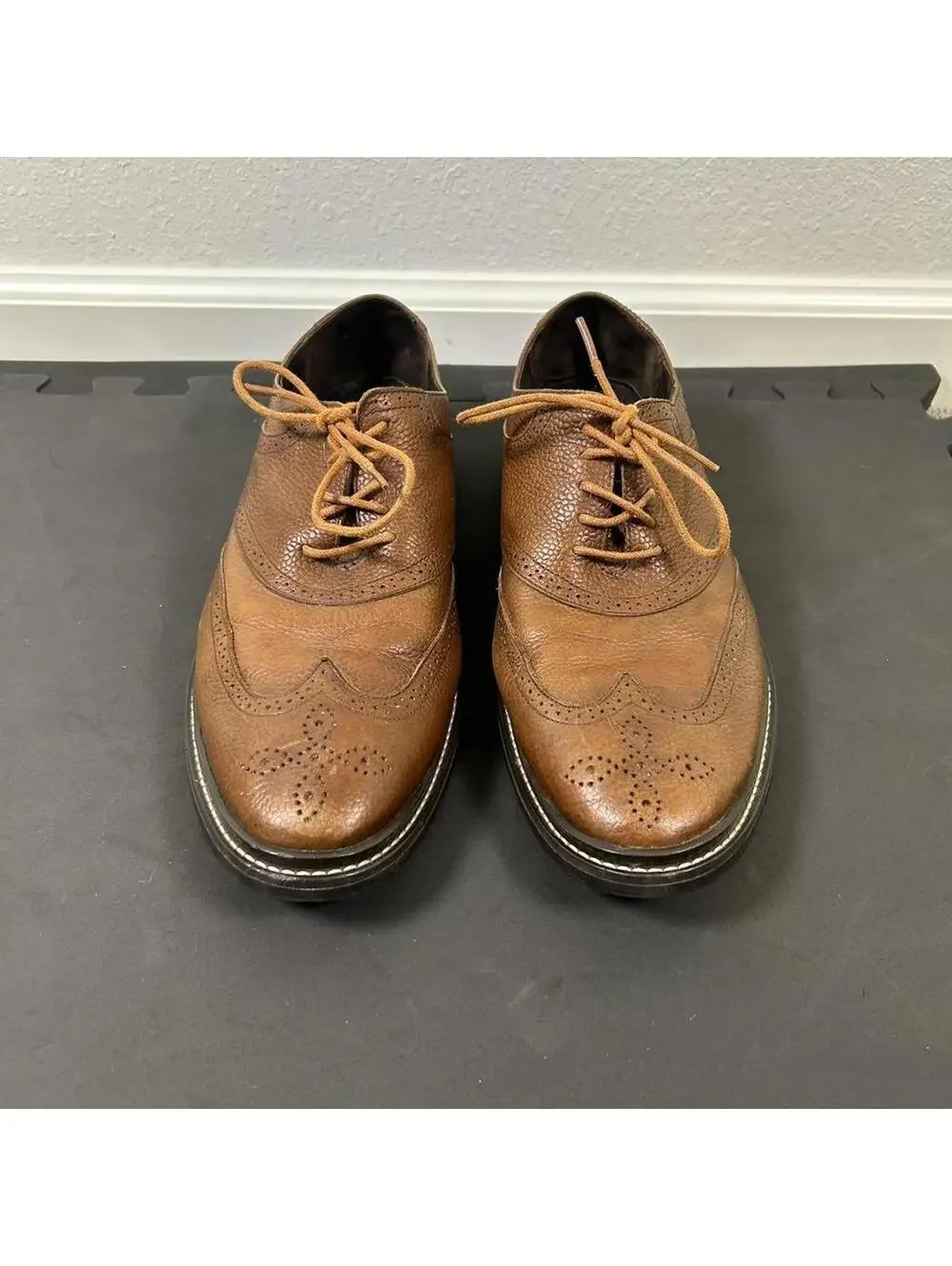 Cole Haan Men's Ledley Oxfords in brown leather. size 10